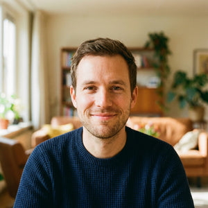 Tom, 32